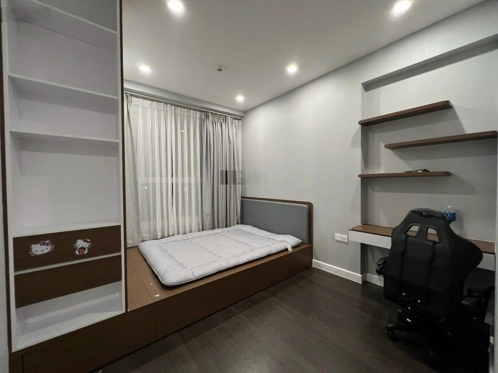 Bán Căn hộ Golden Mansion , 3PN , 2WC , Full Nội Thất , View Phổ Quang Giá : 5 Tỷ 480 thương lượng