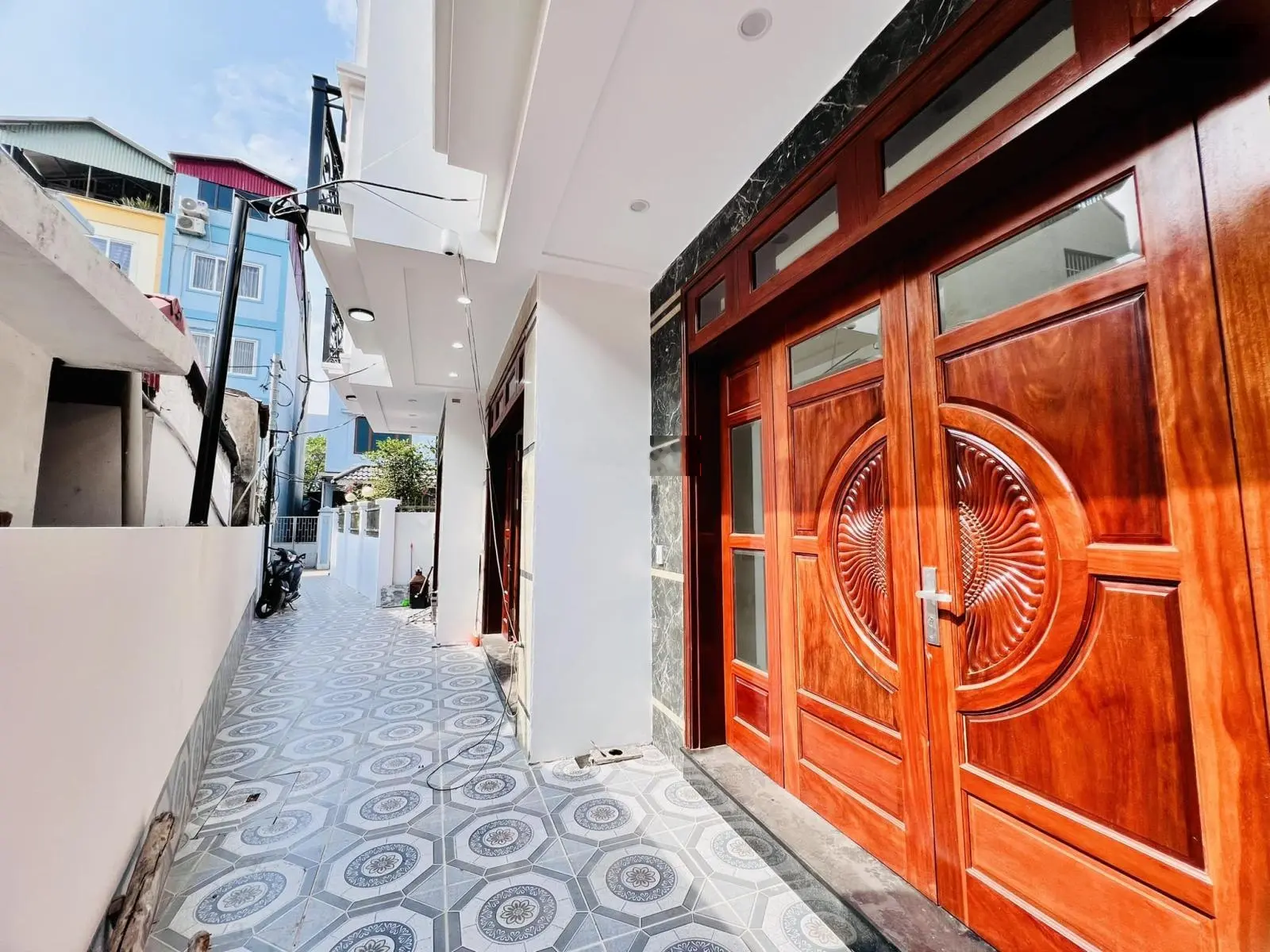 Bán nhà 5 tầng Ngô Quyền Hà Đông nhà mới, ô tô đỗ cổng, giá chỉ 7.99 tỷ