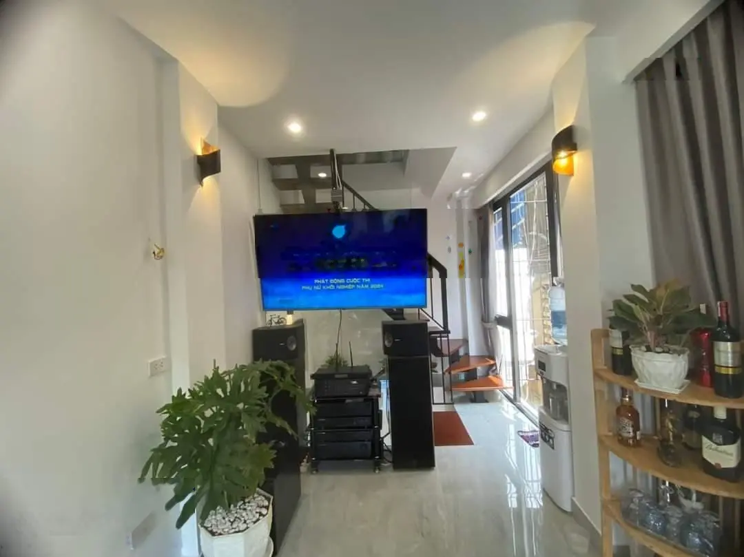 Bán nhà mặt phố Đại Cồ Việt Hai Bà Trưng 5 tầng 12,8 tỷ.