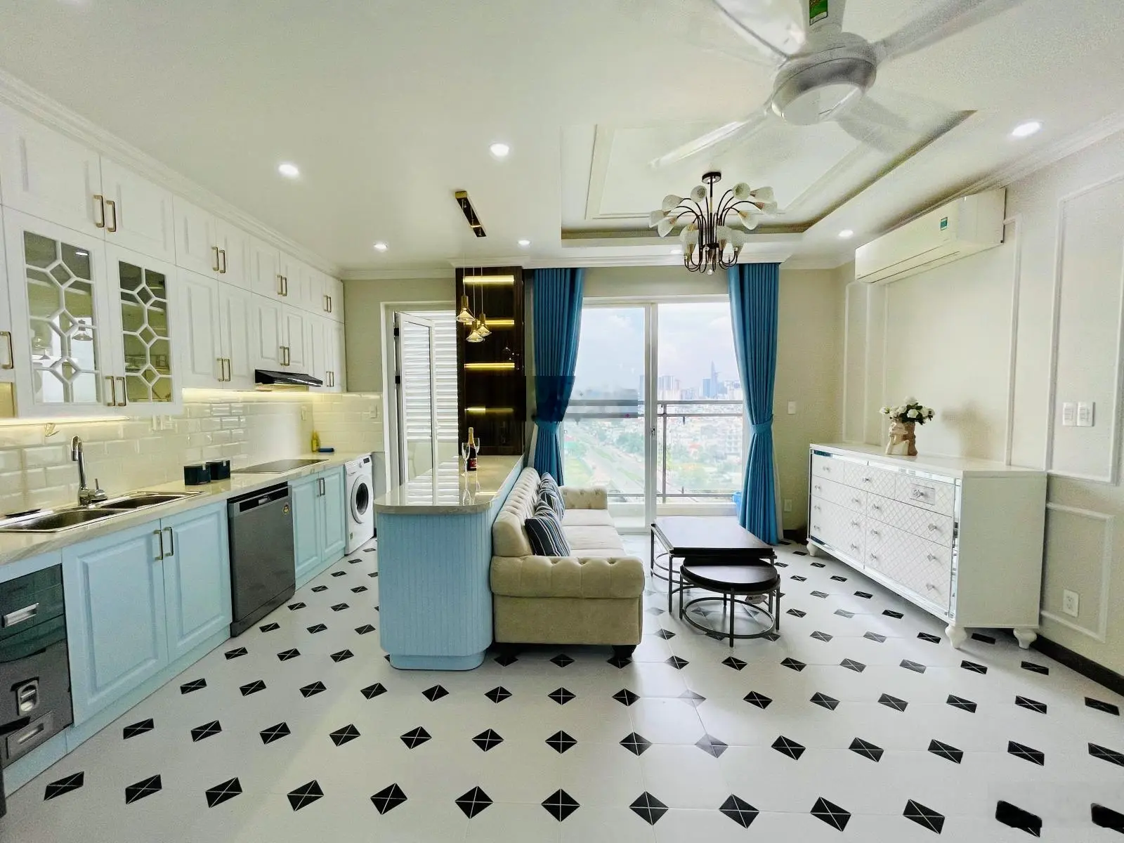 Căn hộ Florita, Hoàng Trọng Mậu, Q. 7 - 79,5m2 (2PN + 2WC) - nhà decor đẹp, cao cấp - view Q.1