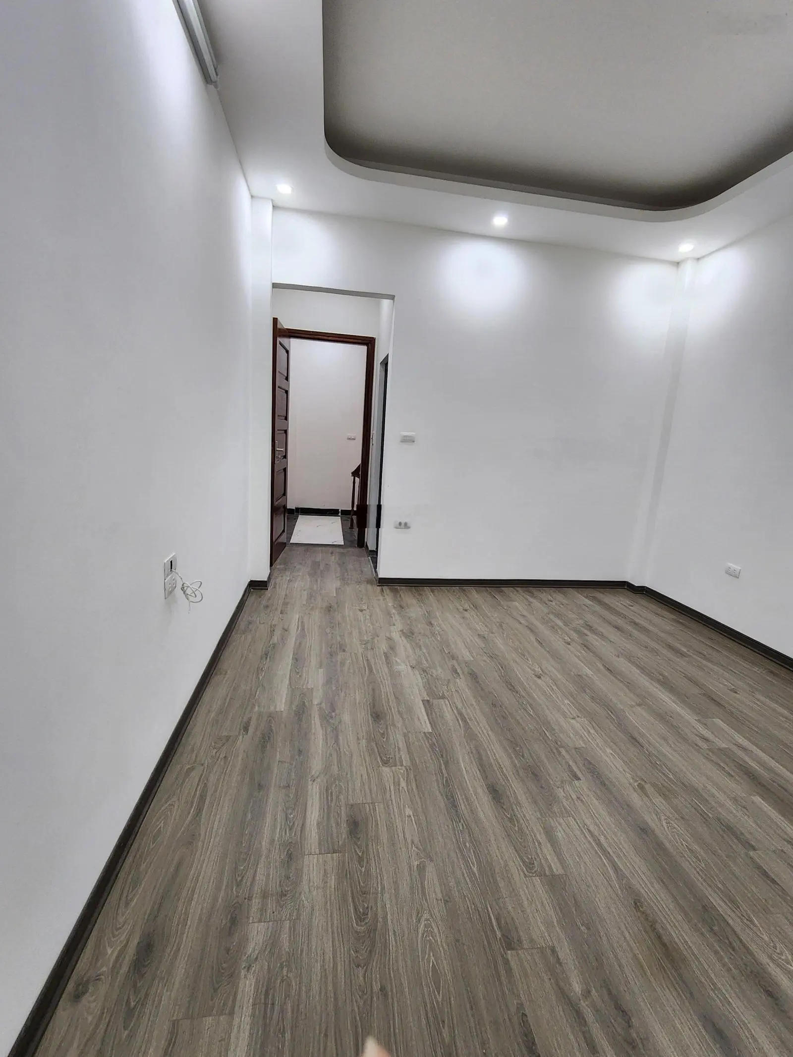 Chị gái nhờ bán hộ nhà mới 30m2, 5 tầng, mặt tiền 4m. Nam Từ Liêm