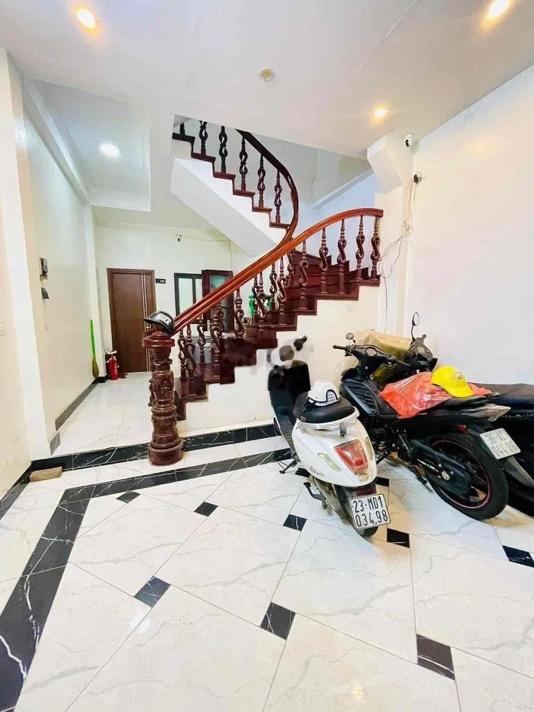 CHDV Tôn Thất Tùng, Nhà Đẹp, 45m*5T*9p KK, Dòng Tiền Cao, SDCC, Giá OK