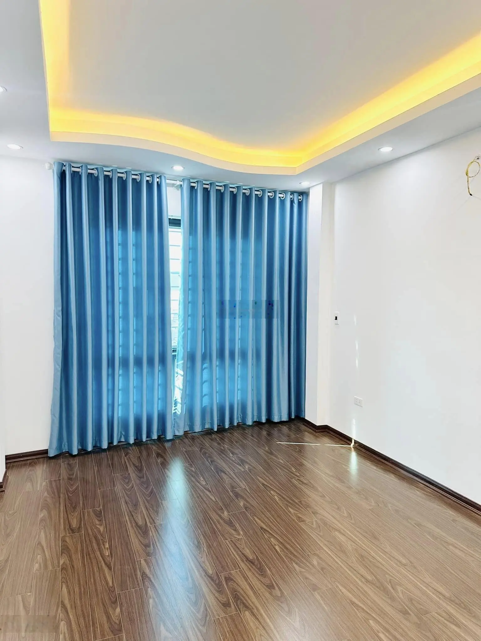 Bán nhà Kim Chung oto đỗ cửa 7PN view hồ Dân cư đông đúc nhiều tiện ích sổ đỏ cất két DT: 45m2