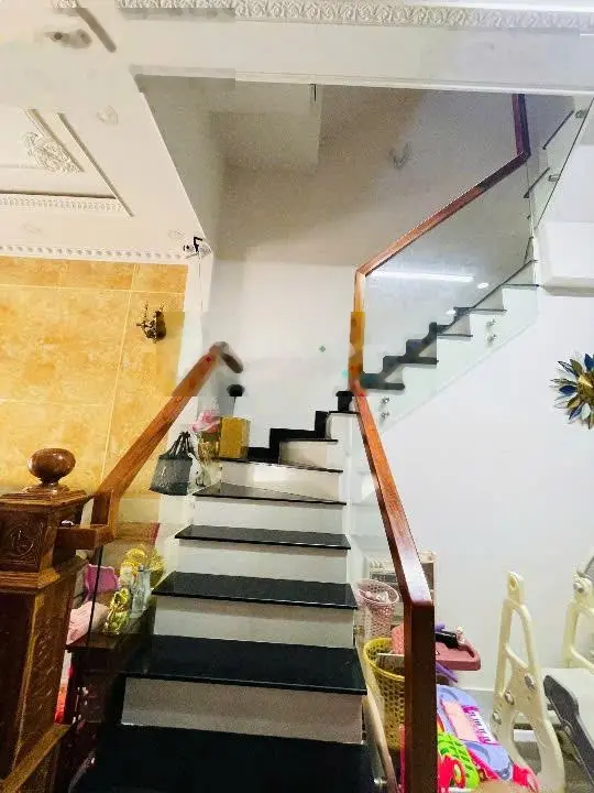Bán nhà 3T Linh Đông hẻm 5m khu cao ráo an ninh kế Phạm Văn Đồng Thủ Đức