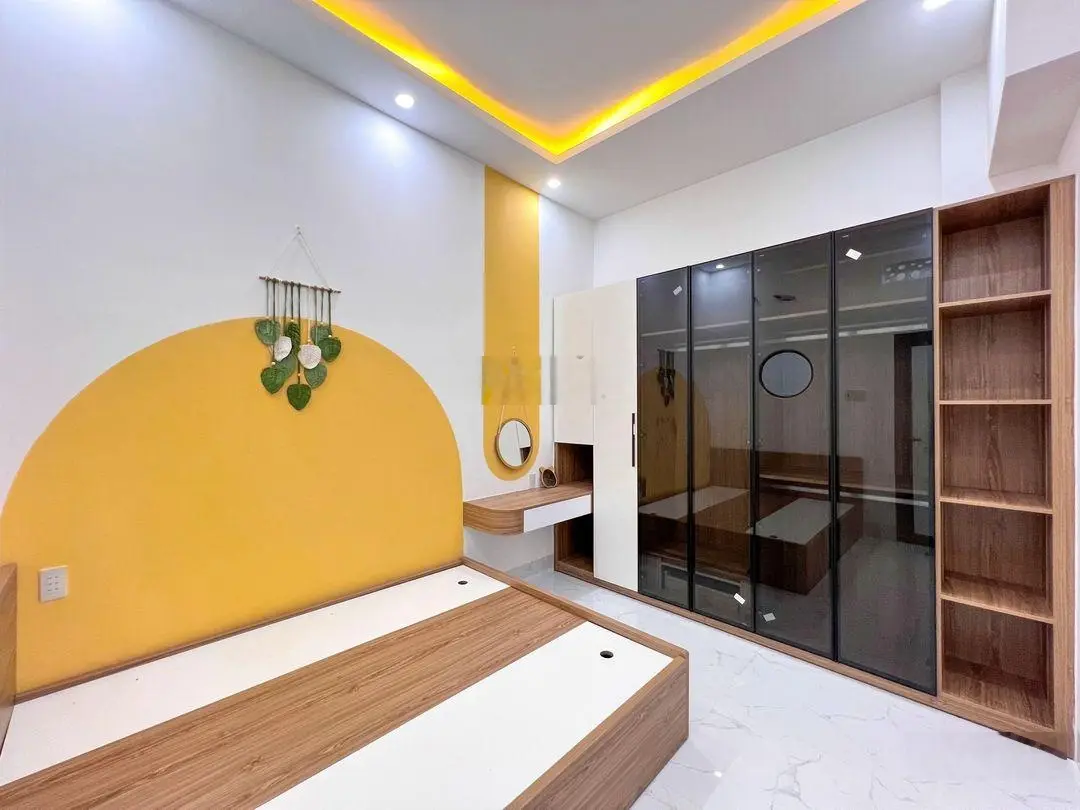 Bán gấp nhà ngay chợ Bình Chánh - SHR