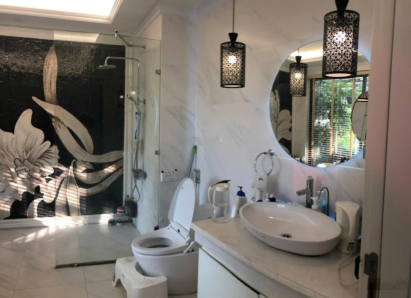 Song lập Anh Đào 164m2 hoàn thiện đẹp. Tọa lạc vị trí đường thông của dự án. Gía chỉ 4x tỷ