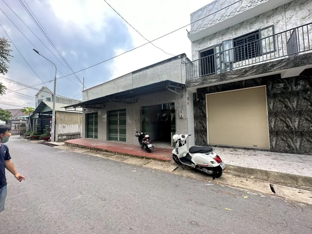 Cần bán miếng đất trang trại đang làm vườn có 7 căn nhà liền kề giá rẻ
