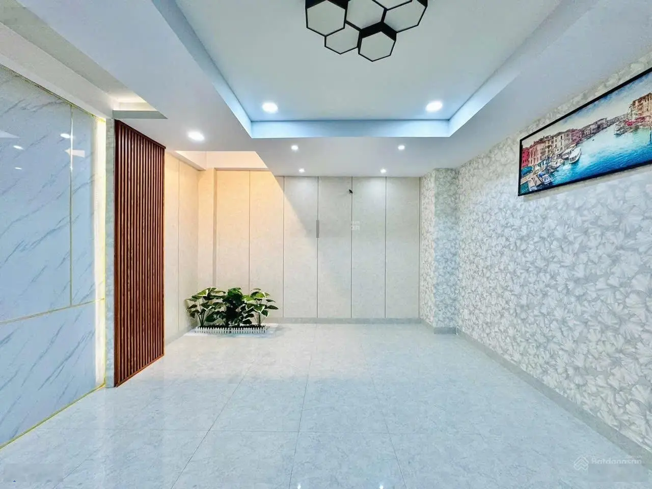 Hẻm chuẩn 5m oto đậu cửa 4tầng 5pn 6wc full nội thất Thống Nhất P16 Gò Vấp
