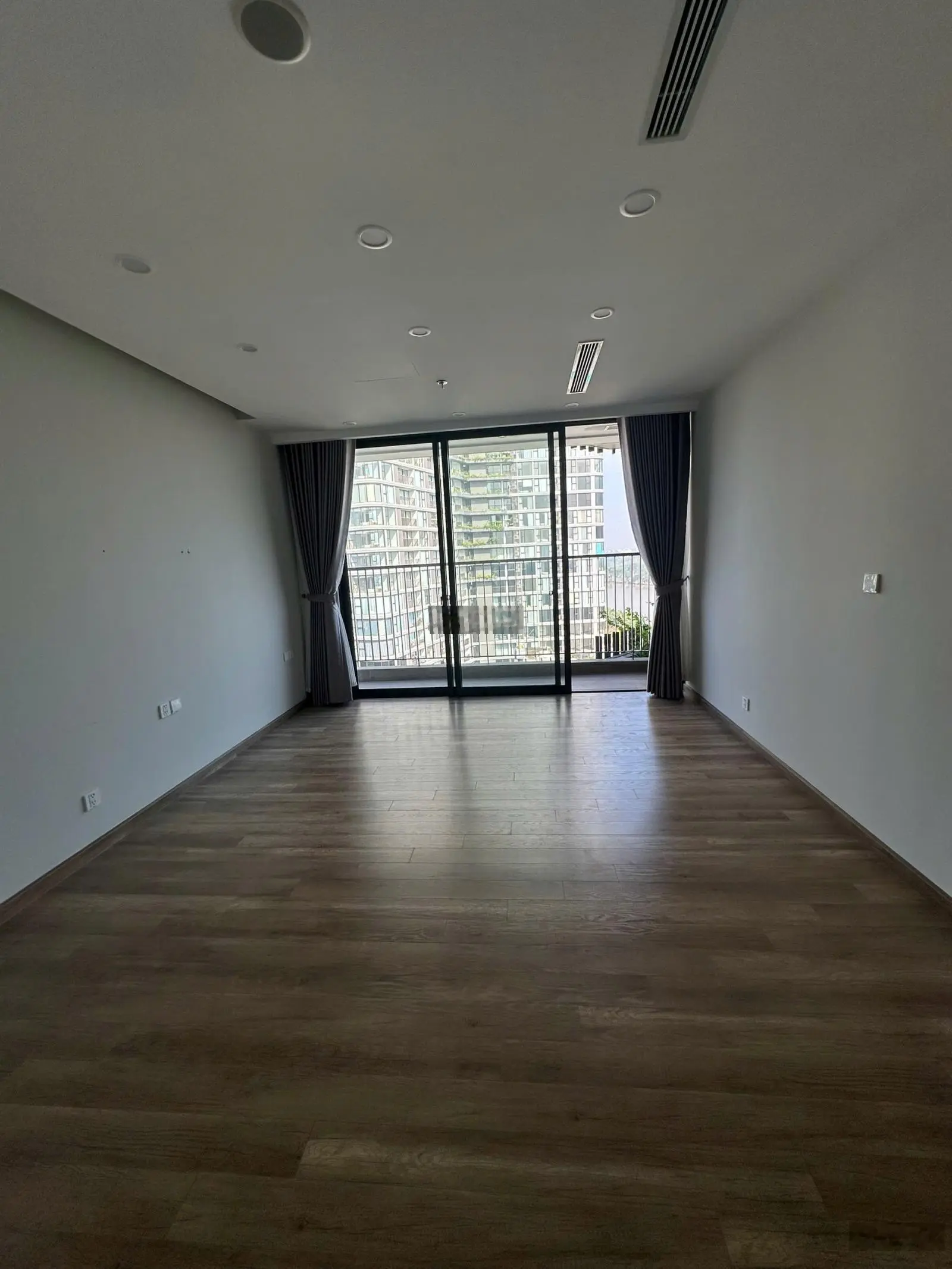 studio 34m2 bán 2.5 tỷ bao phí chuyển nhượng, toà swanlake onsen tầng trung view đẹp 0337 259 ***
