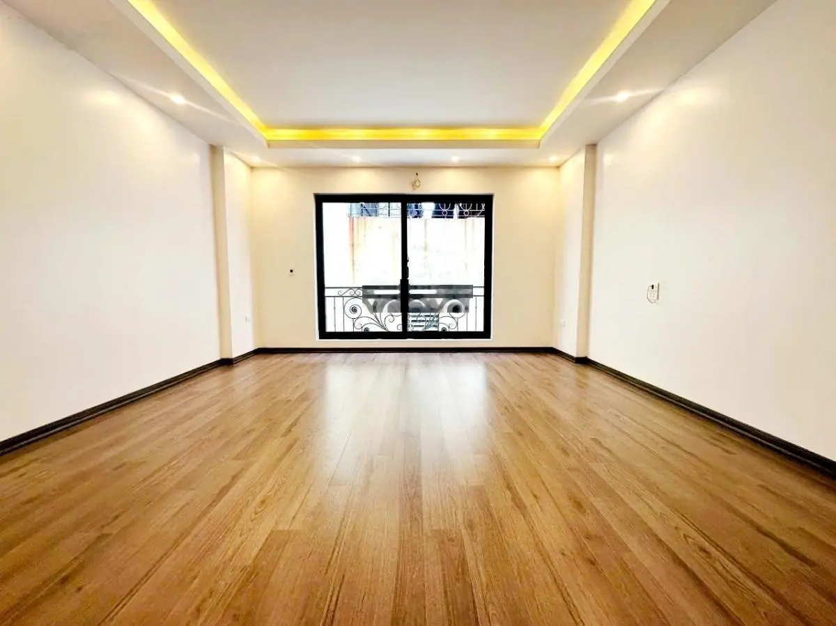 Tứ liên 37m 5 tầng xây mới thang máy thông sàn 2 mặt thoáng trước sau mặt tiền 4.8m sổ đỏ vuông