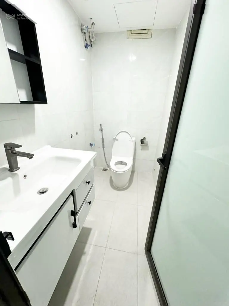 Bán nhà mặt phố Cổ Linh, nhà mới đẹp lung linh, tặng full nội thất xịn xò, thang máy