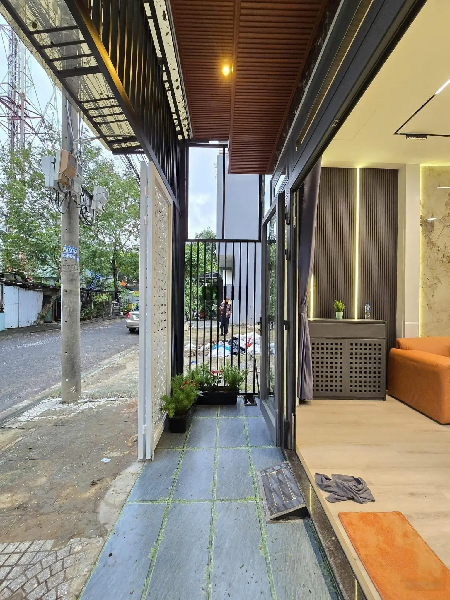 Mặt tiền đường 5m5 lề 3m hoà minh - hướng đông nam hiếm có