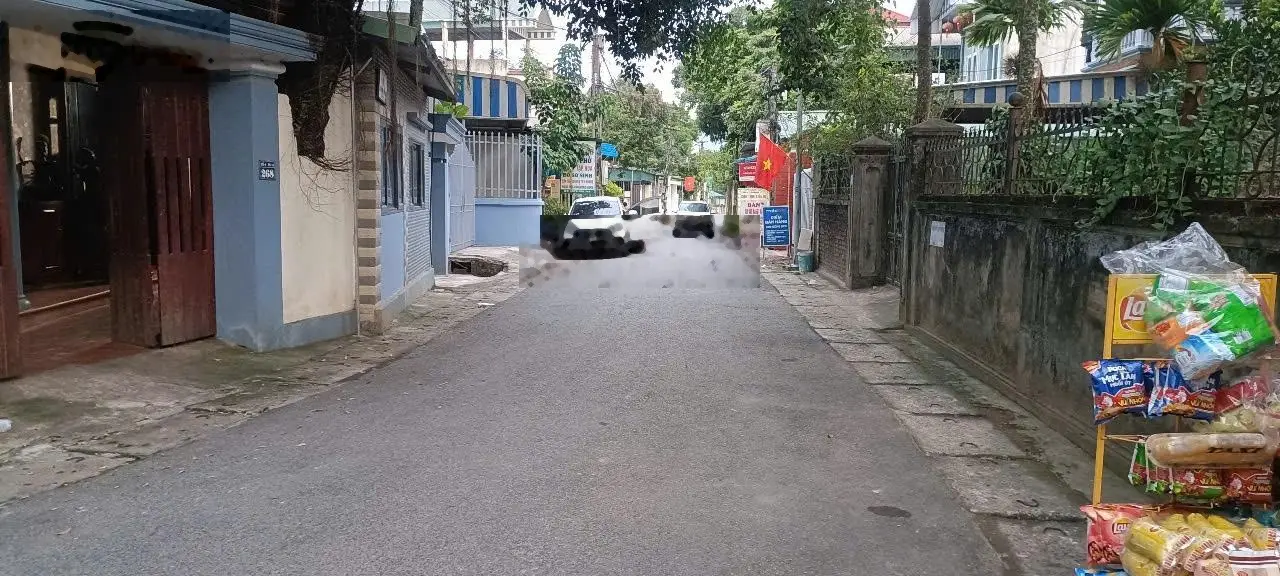 Chuyển nhượng 235m2 đất thổ cư, sẵn nhà, đường lớn tại thị trấn Lương Sơn, Hòa Bình. Giá đầu tư