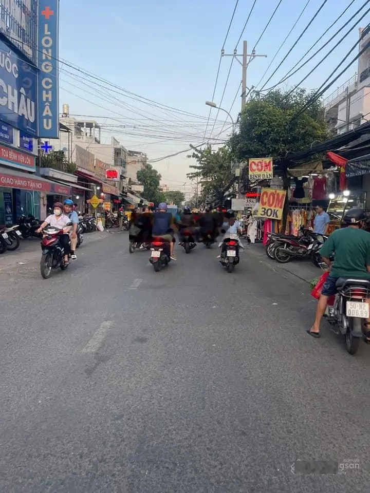 Kẹt tiền nên bán gấp căn nhà đang cho thuê 14 triệu / tháng ở ngay chợ bờ ngựa, 6mx15,5m, giá 790TR