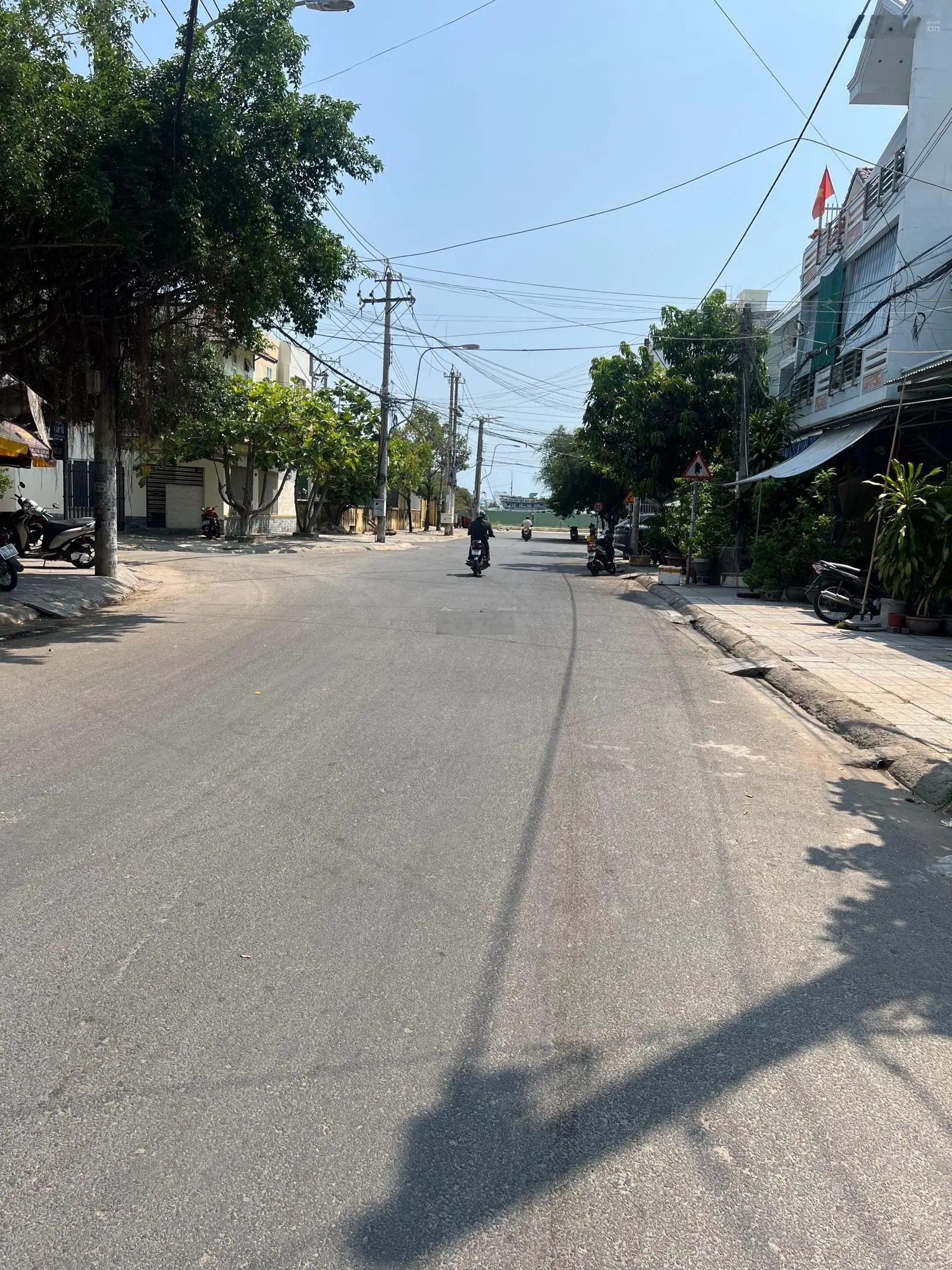 Bán đất mặt tiền kinh doanh Hàm Tử thuộc Hòn Rớ 1, Phước Đồng, Nha Trang giá chỉ 2 tỷ 690