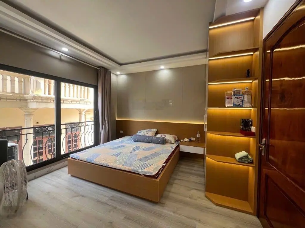 Hiếm - nhà đẹp Long Biên - gara ô tô, 5 tầng full nội thất nhập khẩu