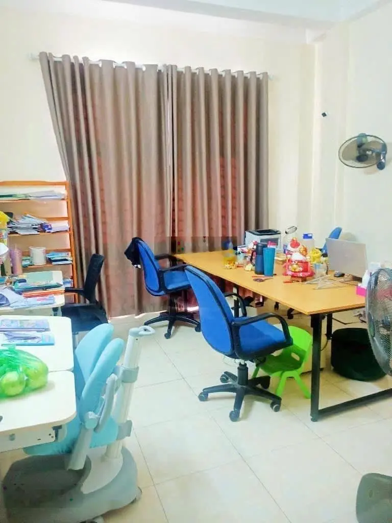 Chủ cần tiền bán gấp nhà Cầu Giấy 51m2 - 2 tầng - nhỉnh 12 tỷ. Ôtô đỗ cửa - kinh doanh - ngõ thông