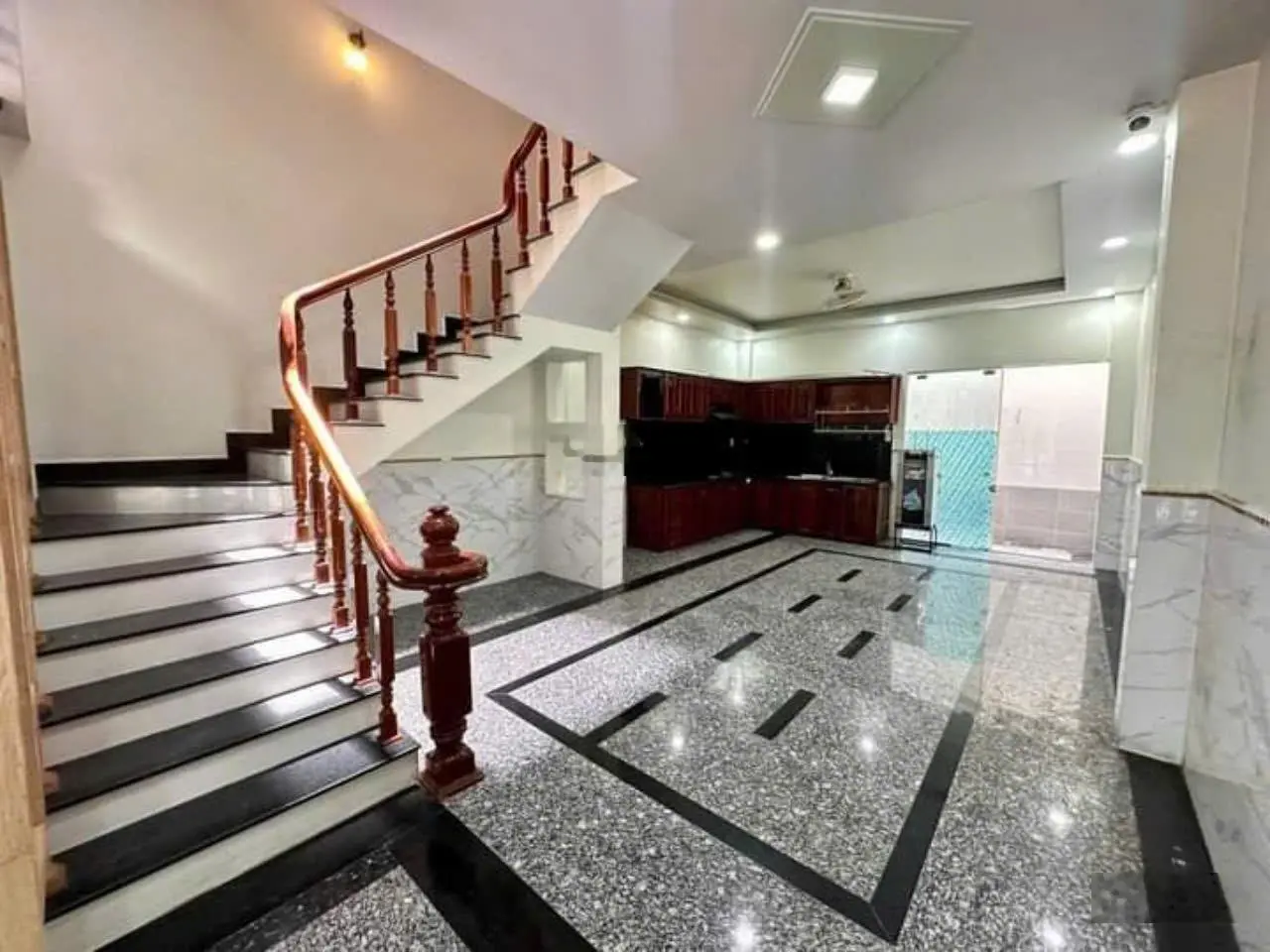 Nhà 4 tầng đã hoàn công KĐT Phước Long, Nha Trang - Tiện ích xung quanh đầy đủ, cách biển 1km