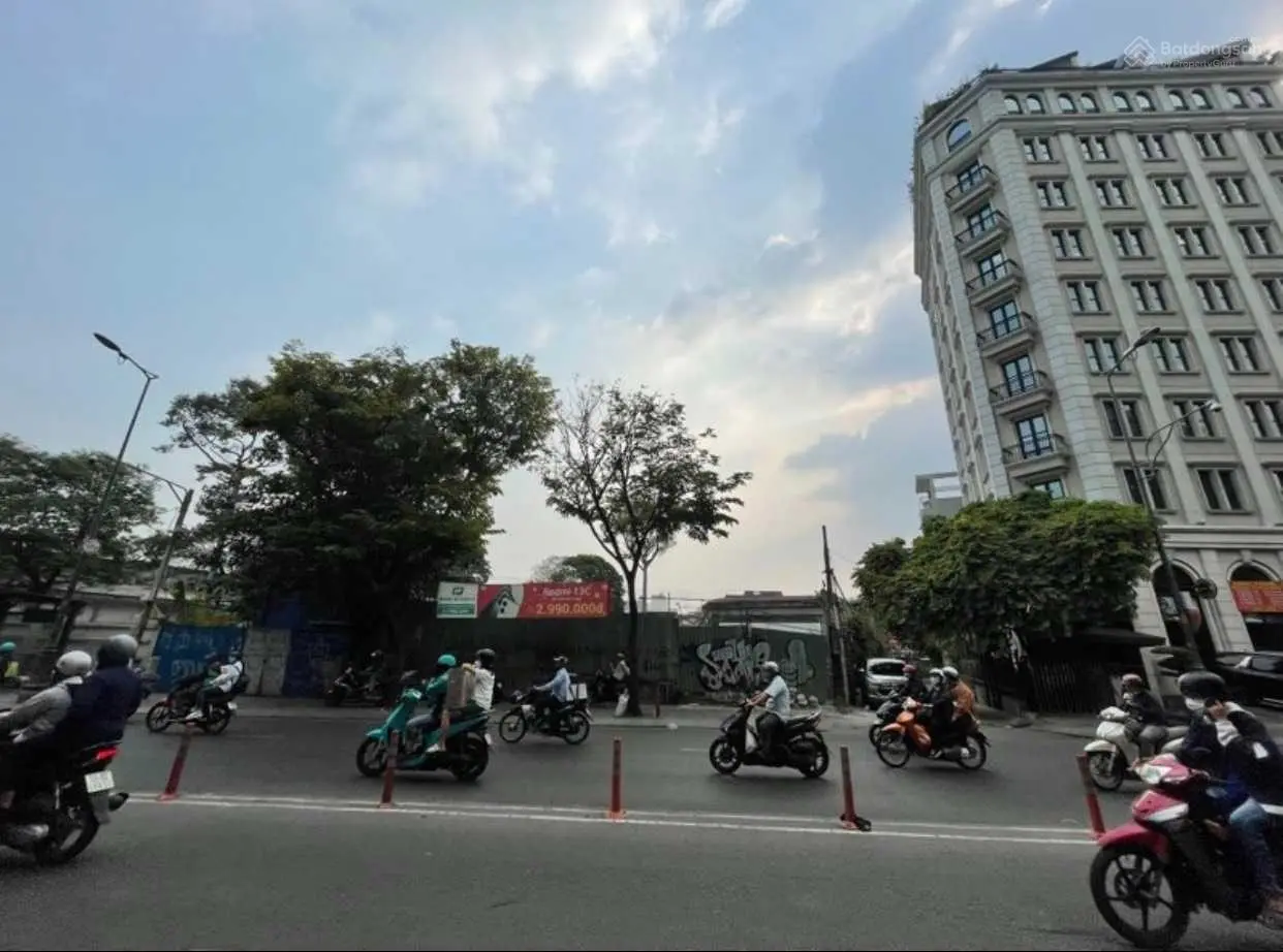 Siêu vip đất (C4) đường Nguyễn Gia Trí (D2) diện tích: 11x25m CN 270m2 70 tỷ CTXD: Hầm 7 tầng