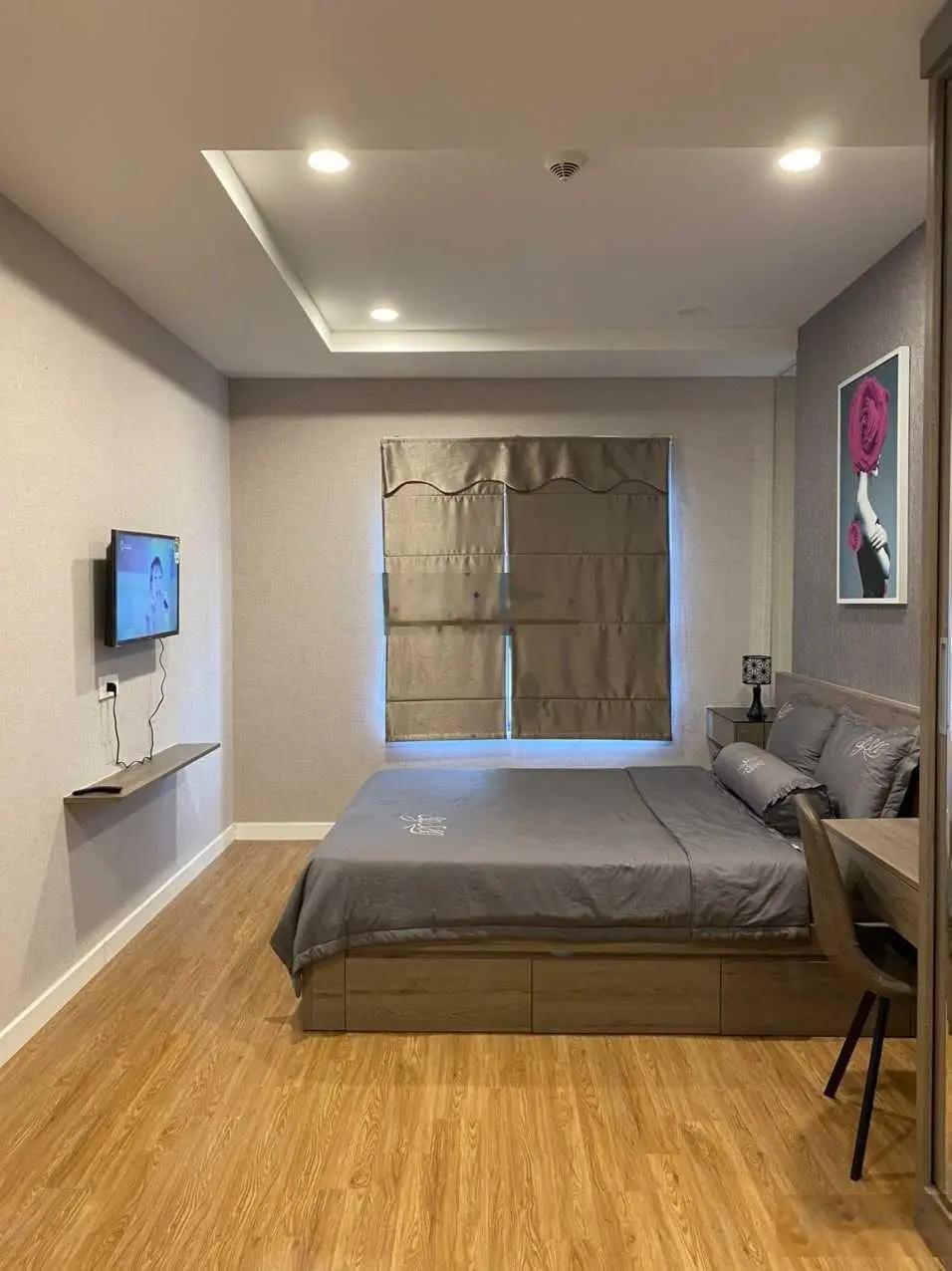 Cần bán căn hộ chung cư Kosmo Tây Hồ DT: 102m2, 3PN căn góc, BC Đông Nam, giá 7,650 tỷ bao phí