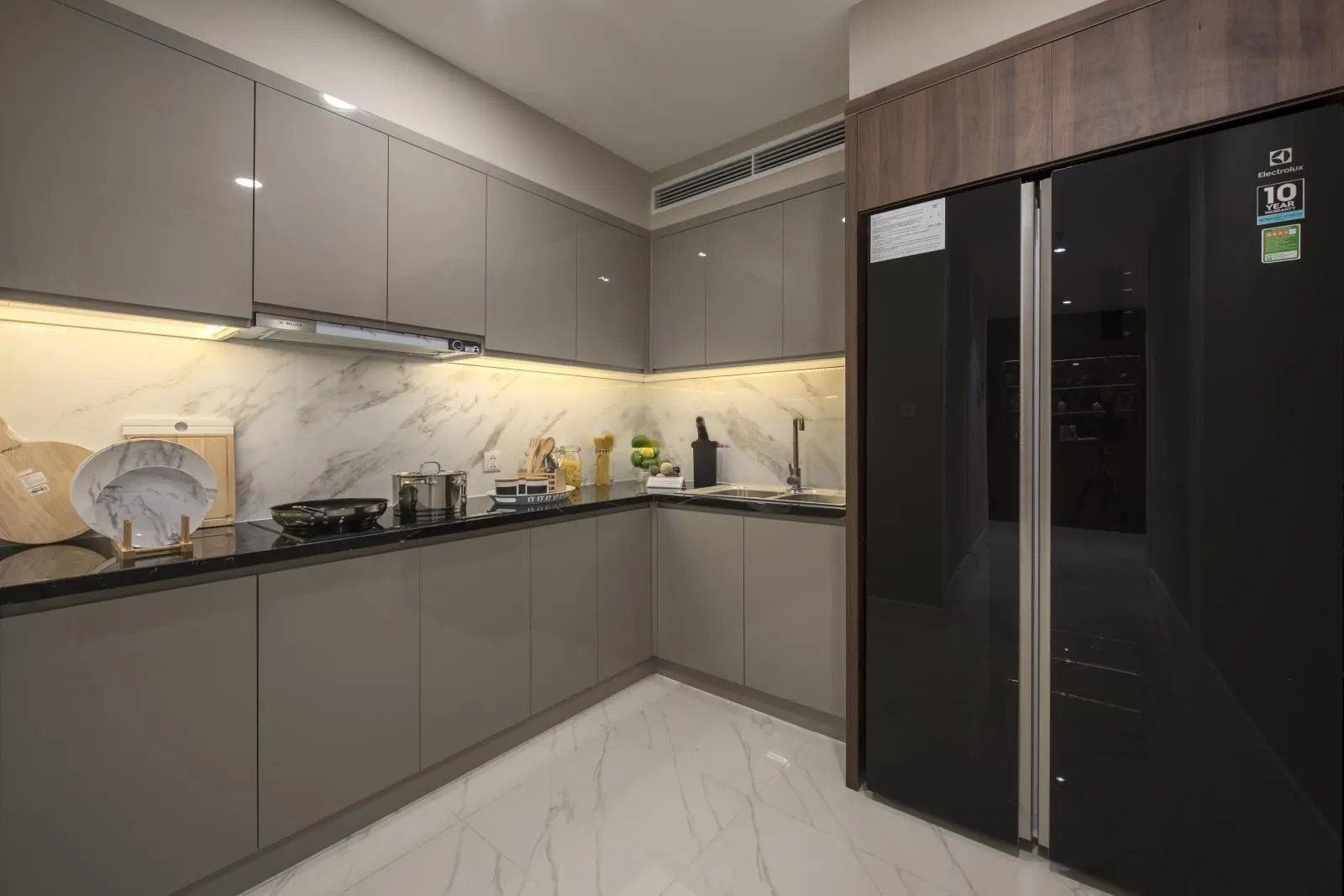 Bán nhanh căn 2 ngủ giá tốt, full nội thất đẹp có thể cho thuê 20tr/tháng