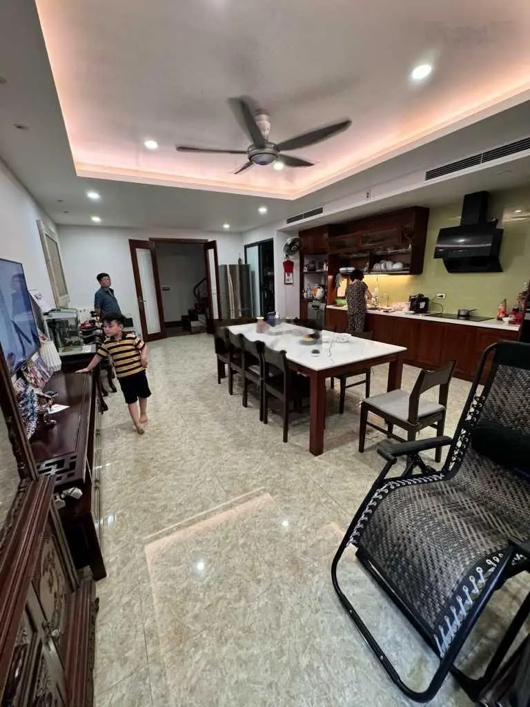 Bán nhà phố Cát Linh - Hào Nam ôtô tránh 60m2 - 7T - MT 6m thang máy thông sàn - 20tỷ 0394 743 ***