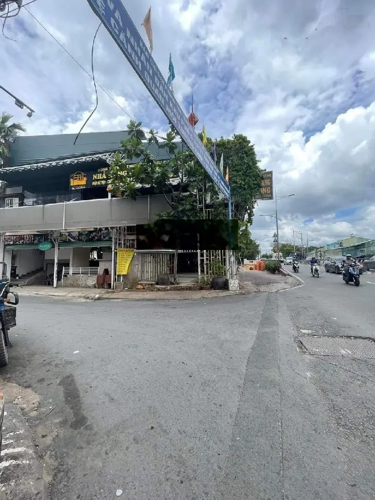Bán nhà 4 tầng lô góc 47m2, Dương Bá Trạc Q8, MT xe hơi đỗ cửa, nhà mới ở ngay, nhỉnh 4 tỷ