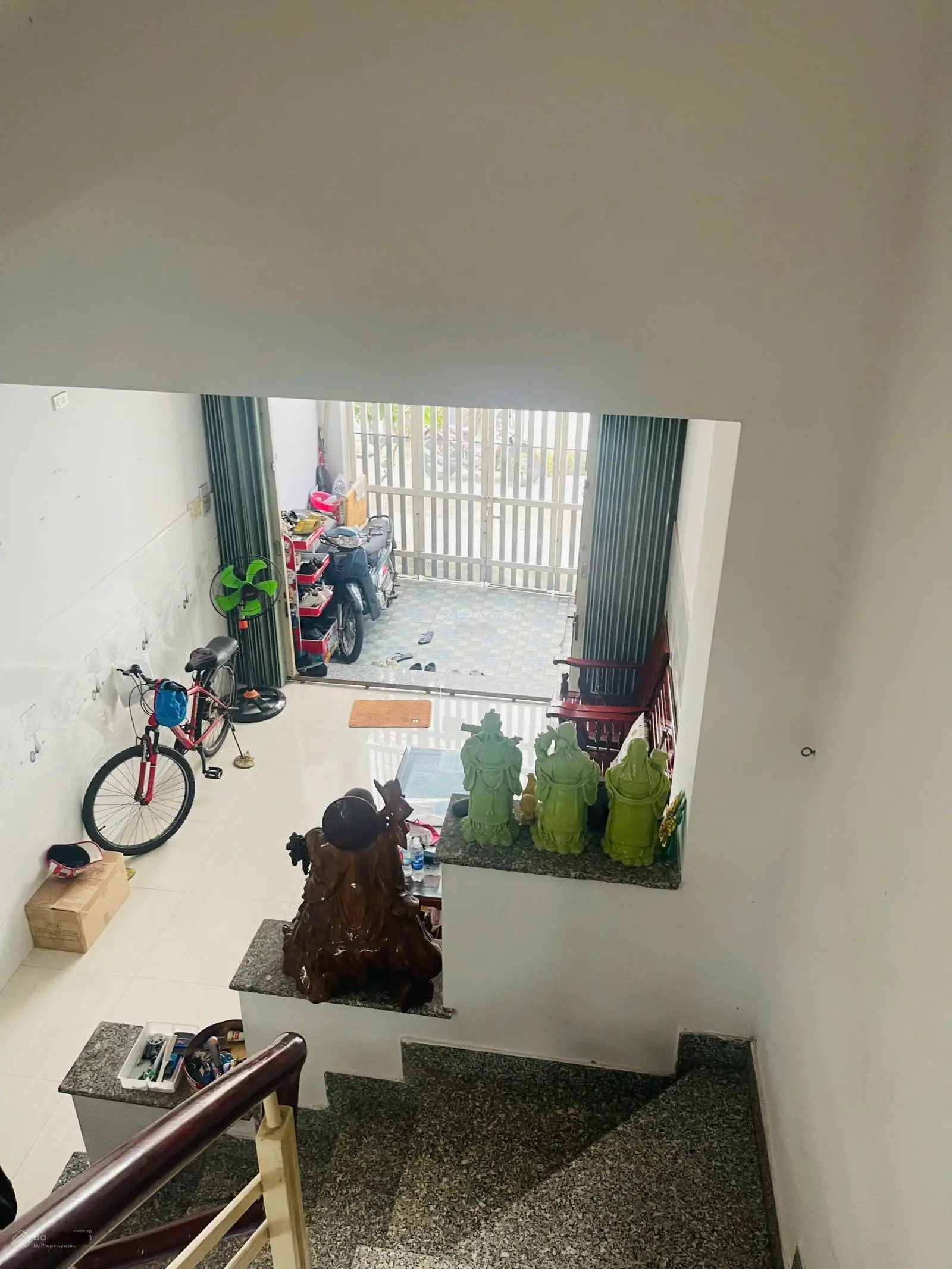 Bán nhà 3 tầng, hẻm thông đường Âu Cơ, 2 ô tô tránh nhau, 42,6m2, giá 3,5 tỷ