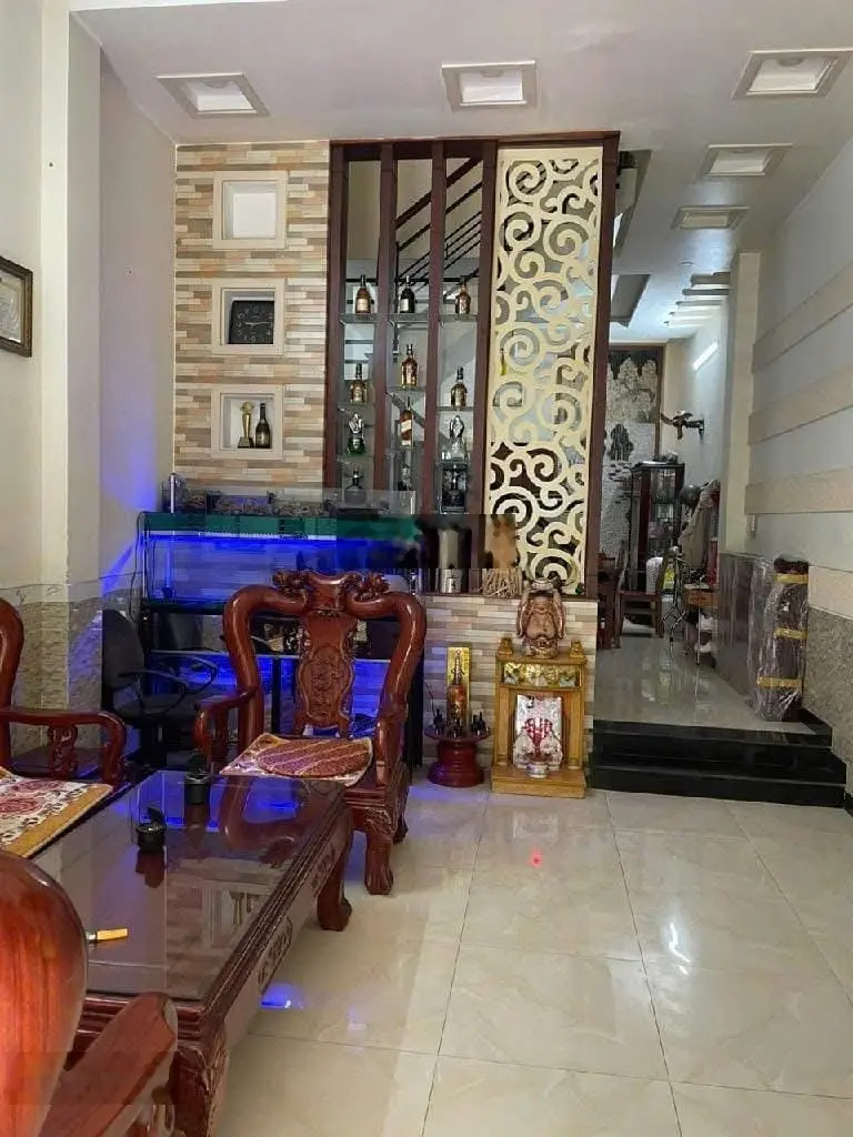 Sổ sẵn ra đi gấp căn nhà DT 80m2, nằm trên mặt tiền Trịnh Quang Nghị, gần UBNX xã Phong Phú, SHR