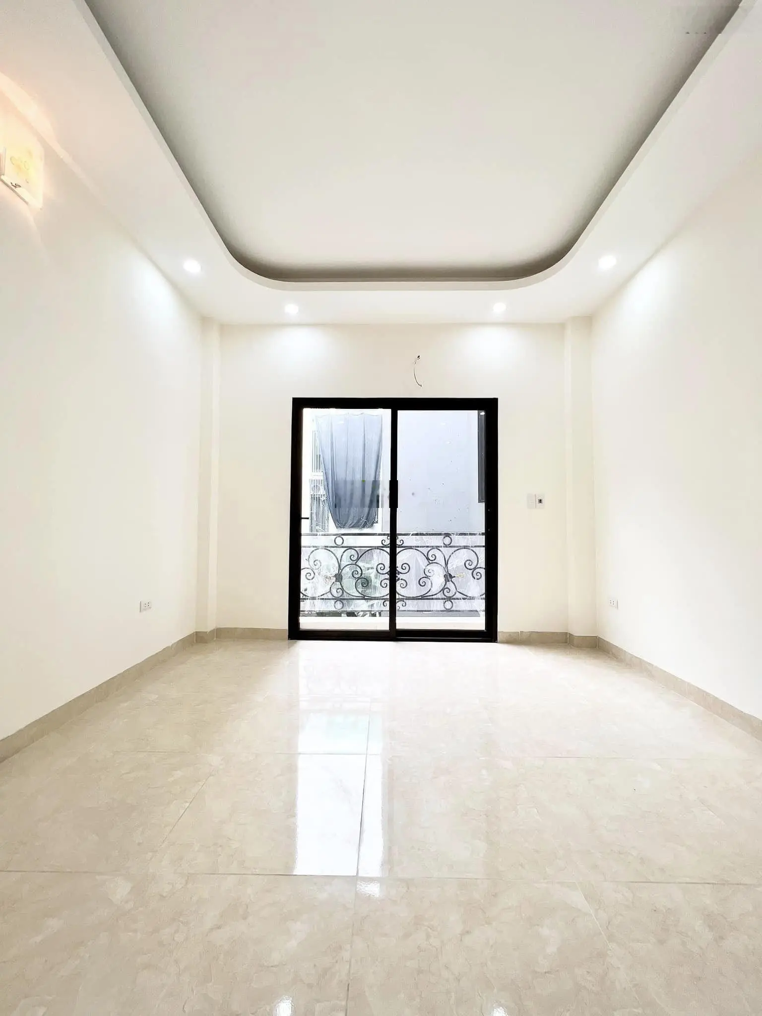 EM CÒN ĐÚNG 1 CĂN NHÀ 4 TẦNG DT:32M2 VỊ TRÍ ĐẸP.NGÕ RỘNG, THÔNG THOÁNG. Ô TÔ ĐỖ CỬA. GIÁ CHỈ 1,9 TỶ
