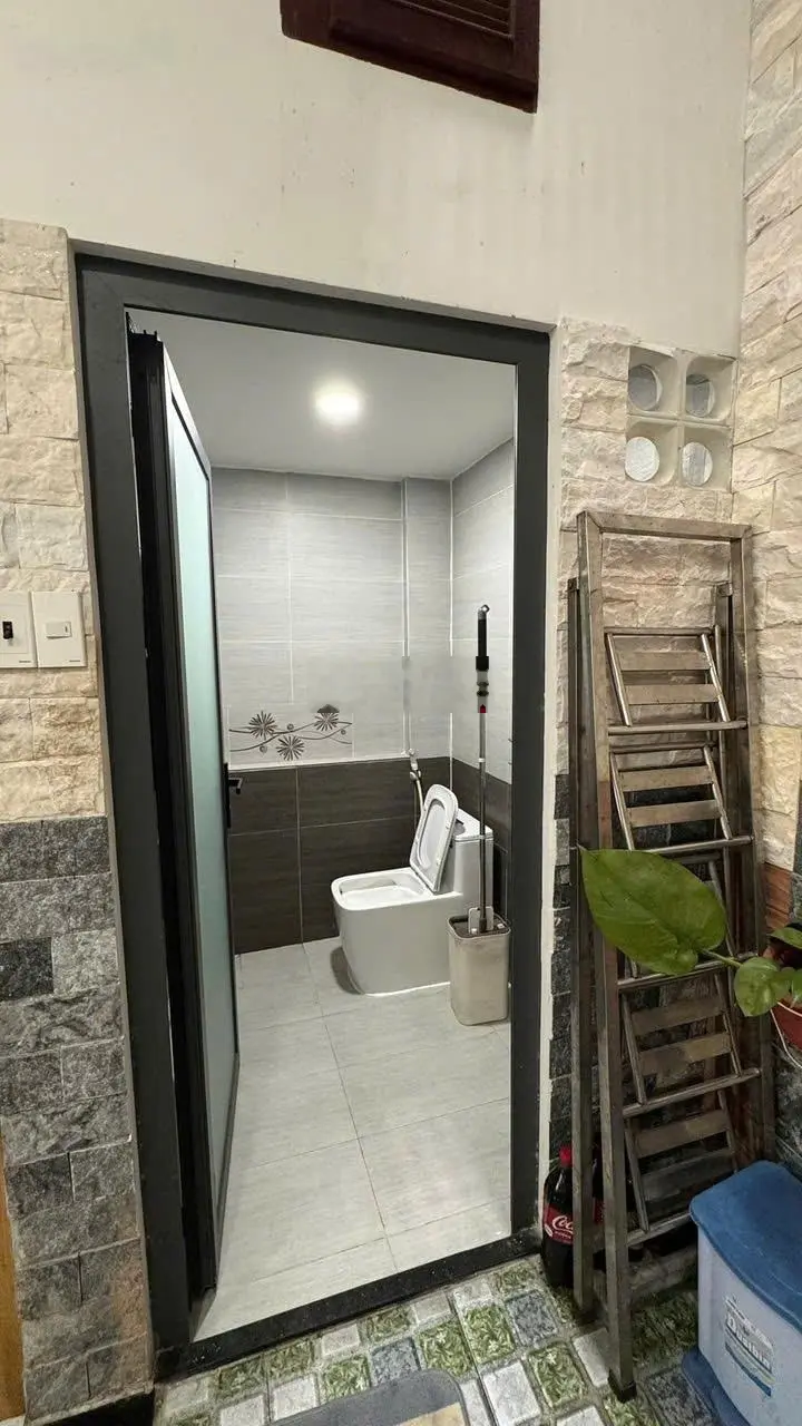 Nhà HXH 8m 1 trục cách 70m ra Phạm Văn Chiêu P8 4x16m 1 lầu đúc BTCT 2pn 2wc