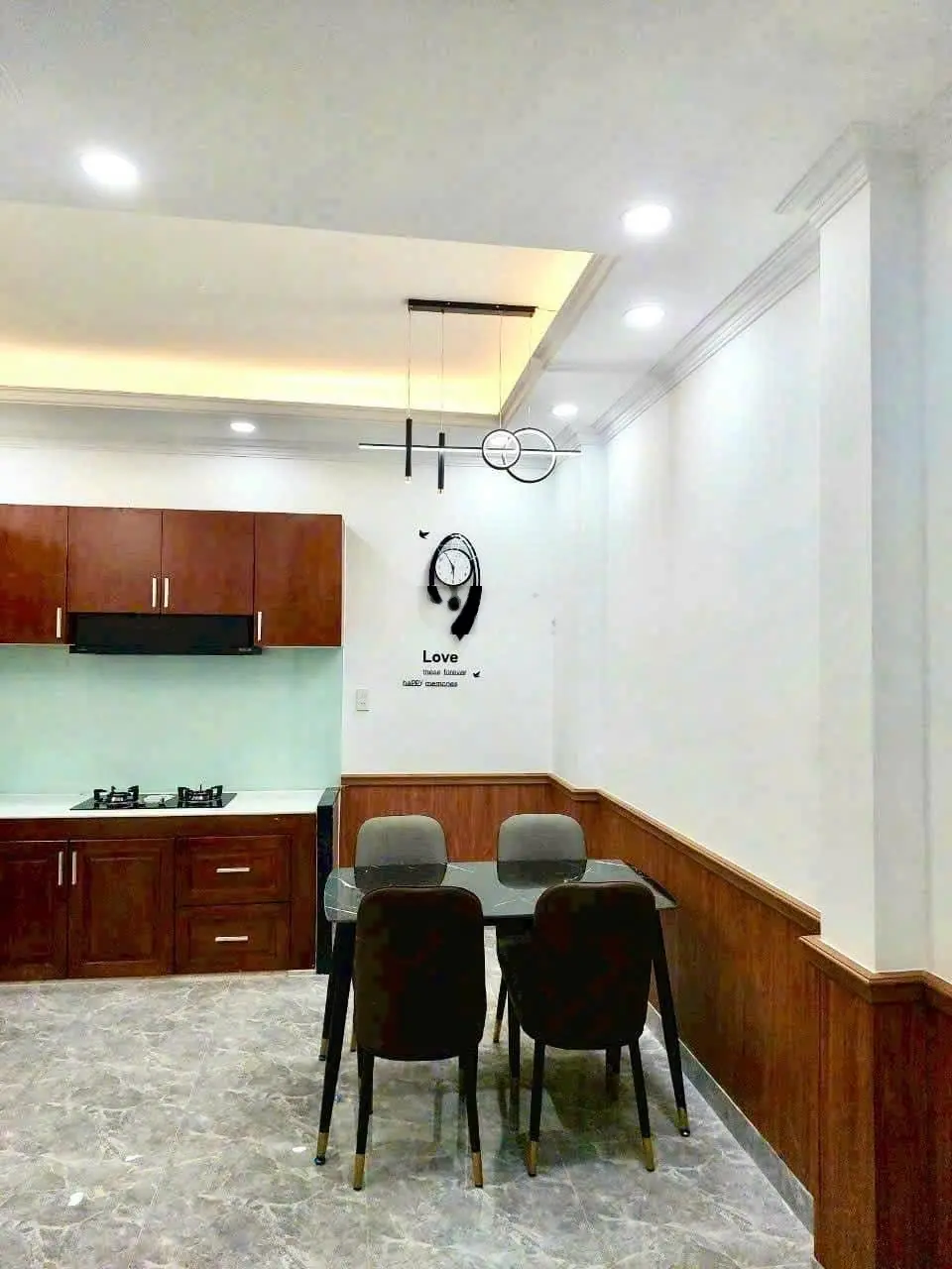 Chính chủ kẹt tiền bán gấp căn nhà ở ngay chợ BÌNH CHÁNH, đường 18B, 1 lầu, 4,8mx21m, giá 680 triệu