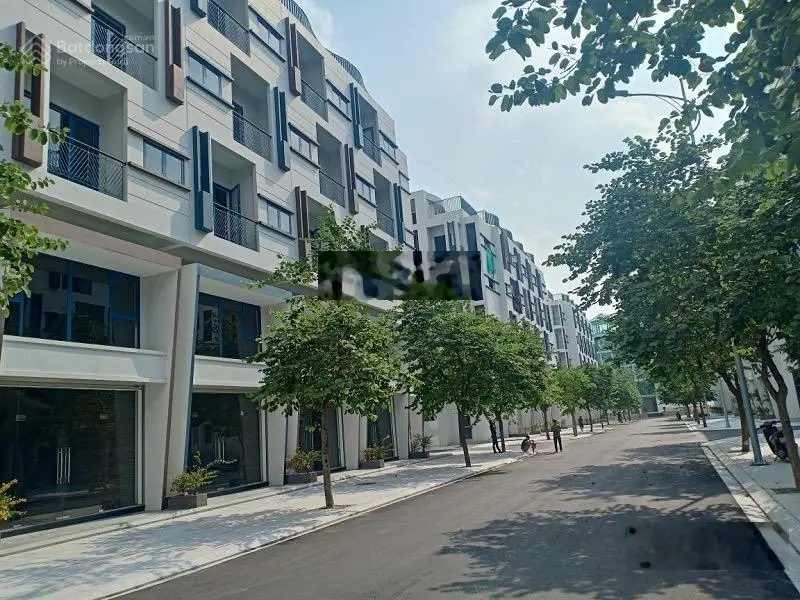 Bán gấp căn G3 Đông Nam 98m2 vị trí siêu đẹp cạnh chung cư Roman vuông vắn đẹp. LH: 0963 689 896