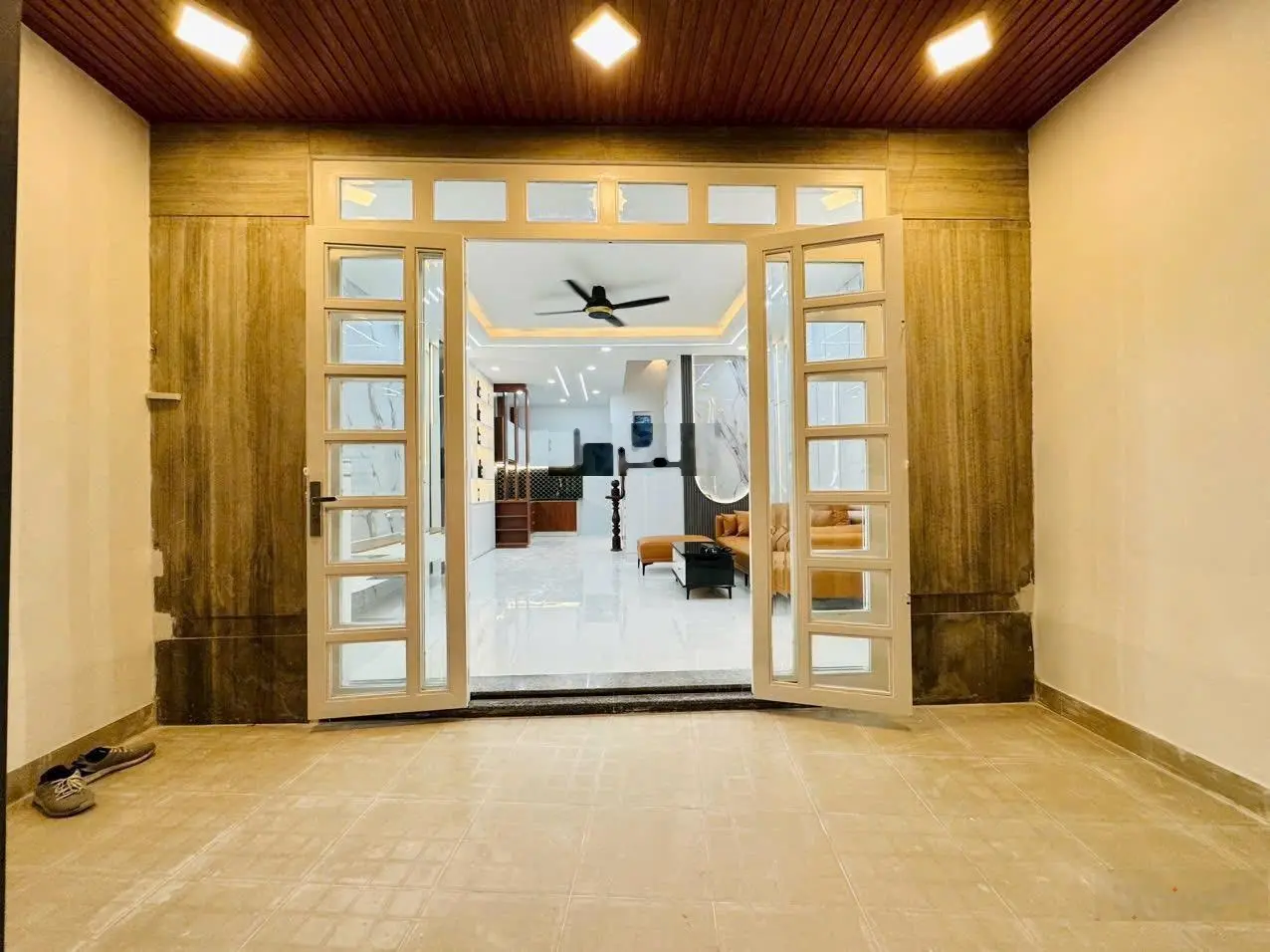 Cần bán nhà 2 lầu TL04 ngay Sacombanks sát Gò Vấp nhà mới vào ở ngay