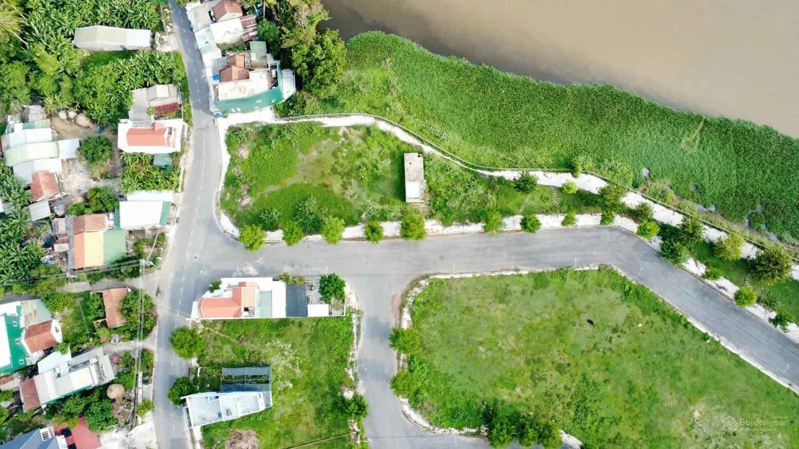 Bán lô góc 135m2 view trực diện sông khu dân cư An Lộc Phát, đường 17.5m sổ hồng sẵn giá 1.2 tỷ TL