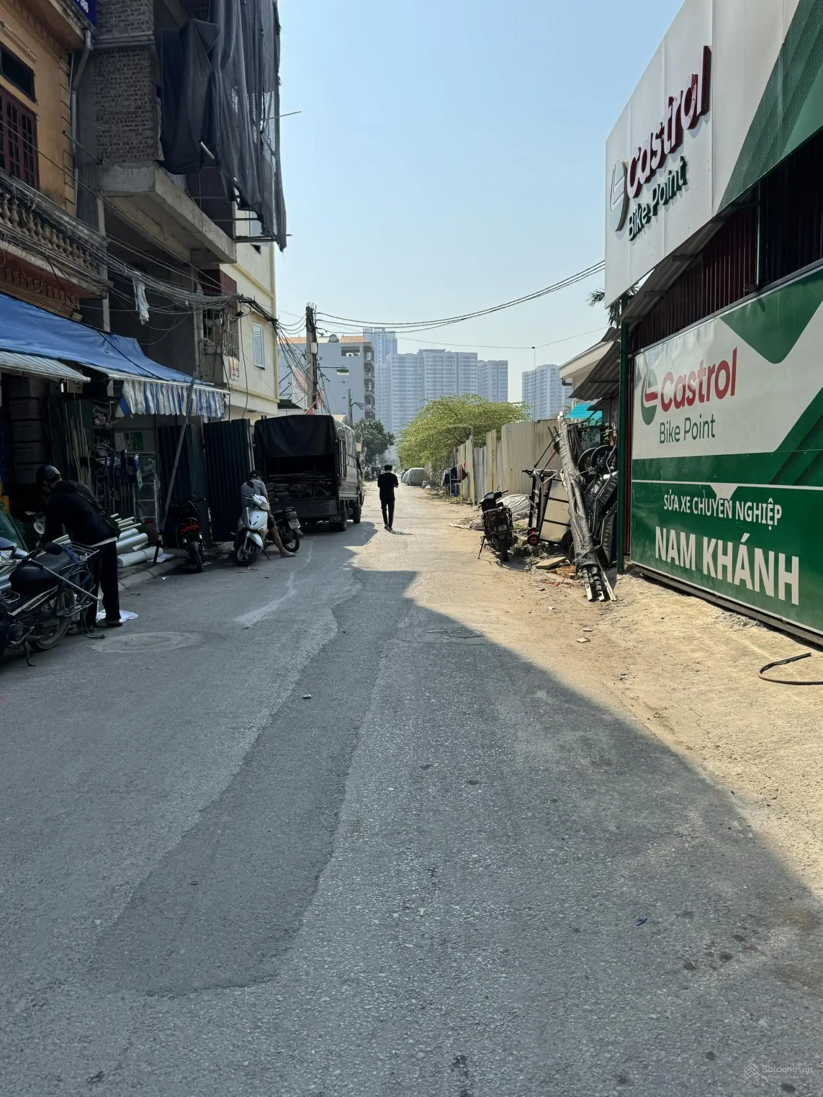 Cần tiền bán nhanh lô đất 71m2 nằm tại đường An Đào E, ngõ rộng 2,8m ô tô đang đỗ trước đất