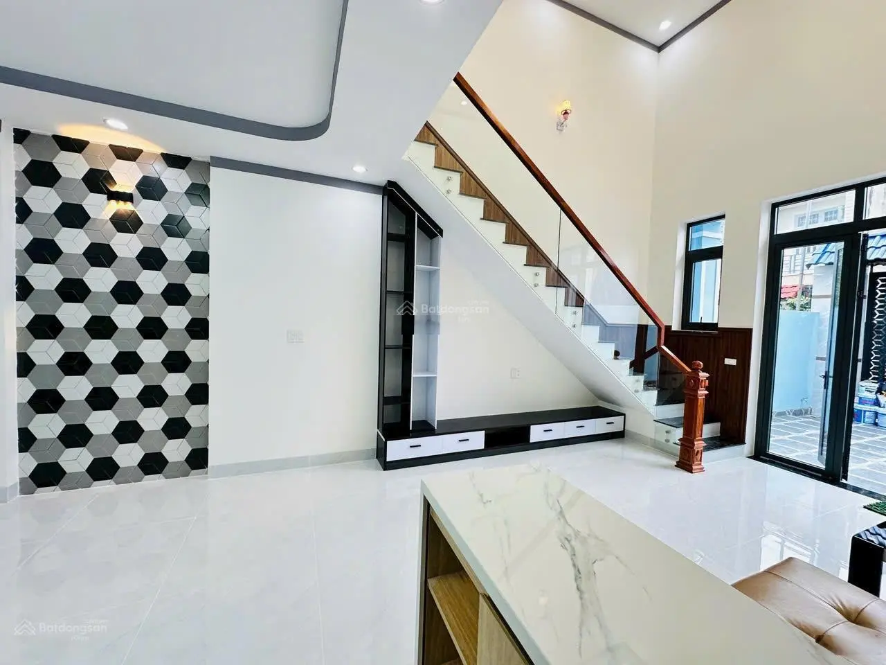 Bán nhà p.Trảng Dài Biên Hòa, new hoàn thiện, 3PN, Sân Xe 7C, Gần các tiện ích cho cuộc sống