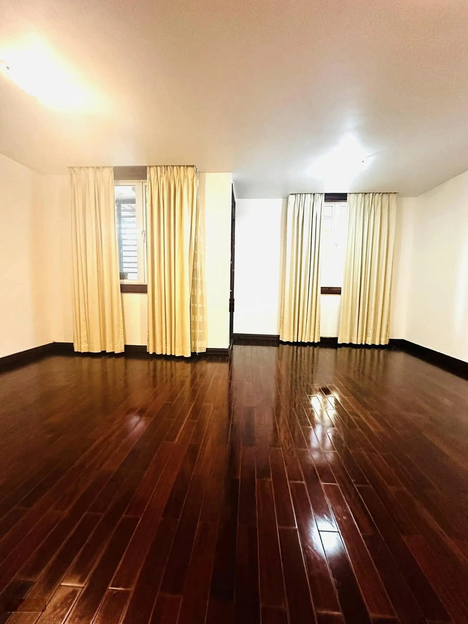 Bán nhà mặt phố Tô Ngọc Vân, 6 tầng thang máy 2 thoáng, khu phố Tây kinh doanh đỉnh 100m giá 74 tỷ