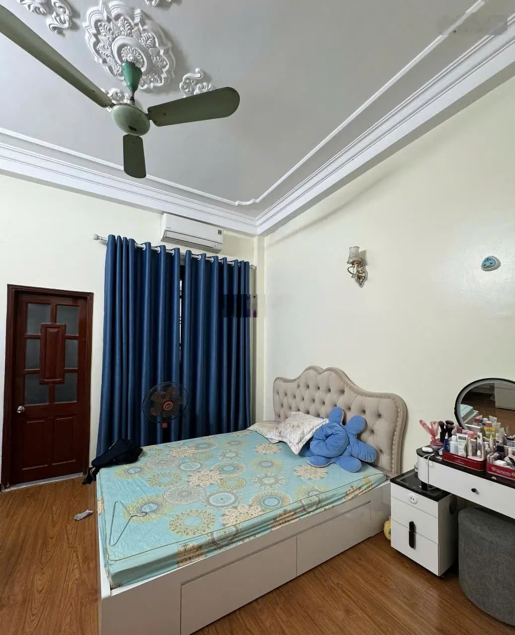 Bán gấp nhà riêng phố Hào Nam 59m 5Tg MT 4,2m chỉ 11,6 tỷ mặt ngõ VIP ôtô KD lô góc.