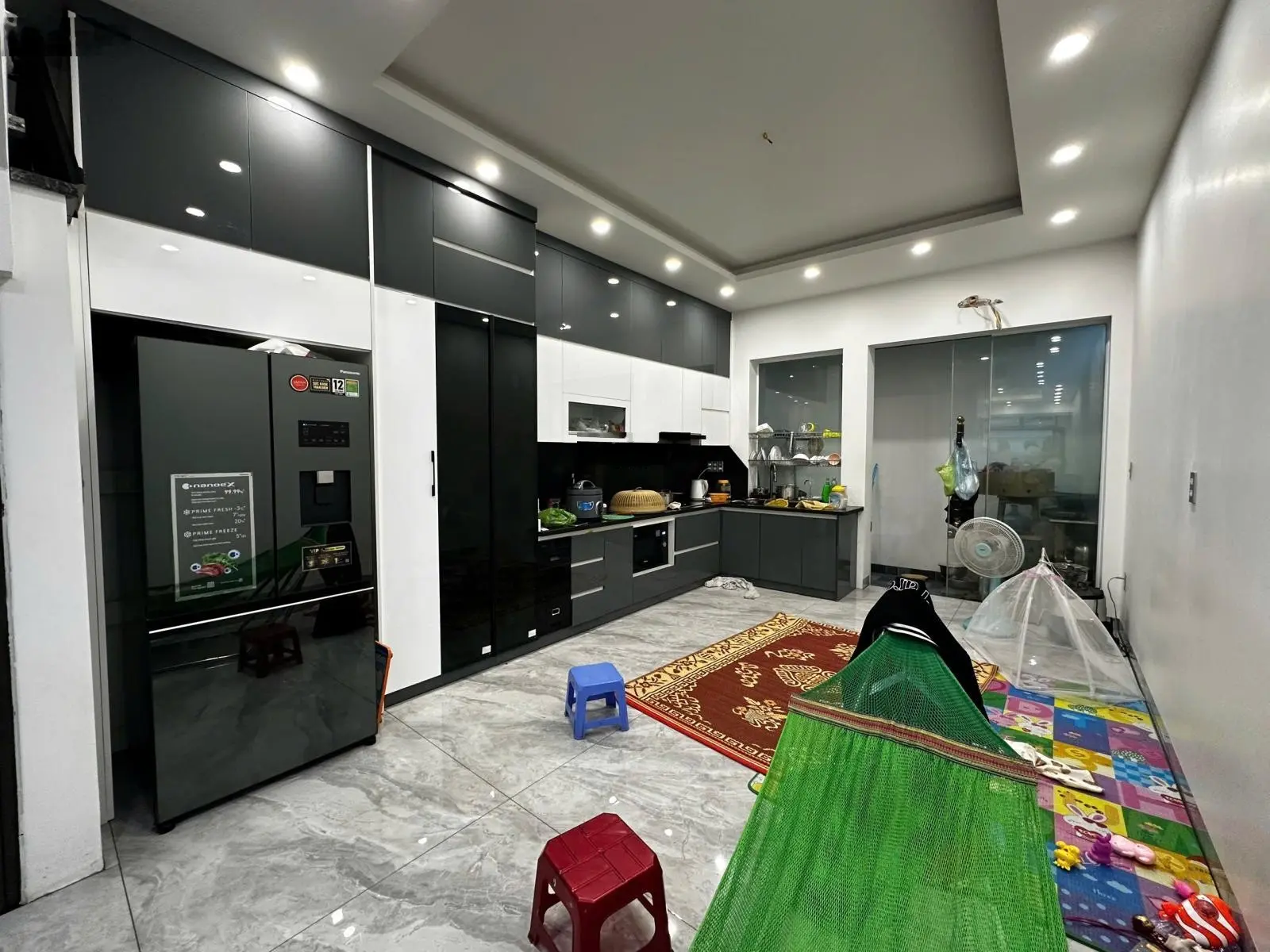 Nhà dân xây độc lập mặt ngõ Hồ Sen, ô tô đỗ cửa, 64m2 x 5 tầng có thang máy.