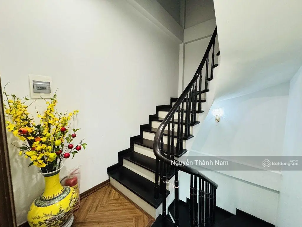Bán nhà Đội Cấn - Ba Đình 43m2 x 5 tầng mặt tiền 6m - ô tô 7 chỗ đỗ đầu cổng quay đầu thoải mái