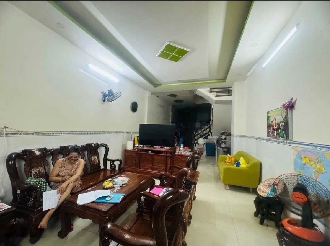 Nhà 3 tầng ~100m2 hẻm oto sát mặt tiền Phạm Văn Bạch chỉ 7,x tỷ
