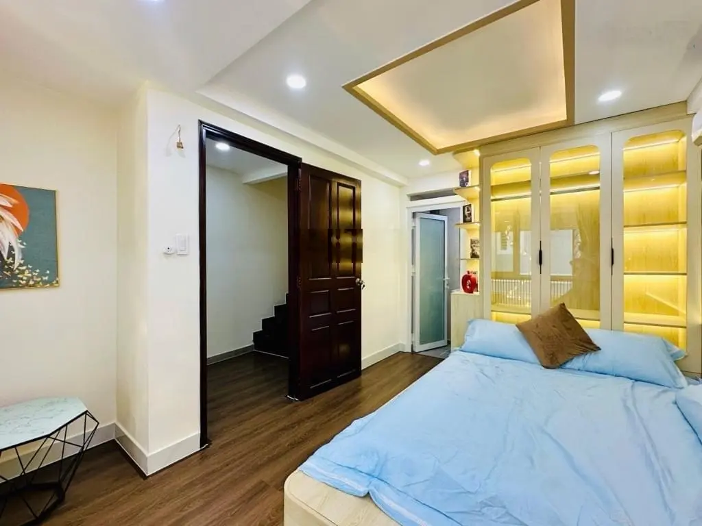 Bán gấp căn Cao Thắng, P5, Quận 3, 1T2L GIÁ 3tỷ590 DT: 63m2 (4,5*14) sổ hồng chính chủ, hẻm xe hơi