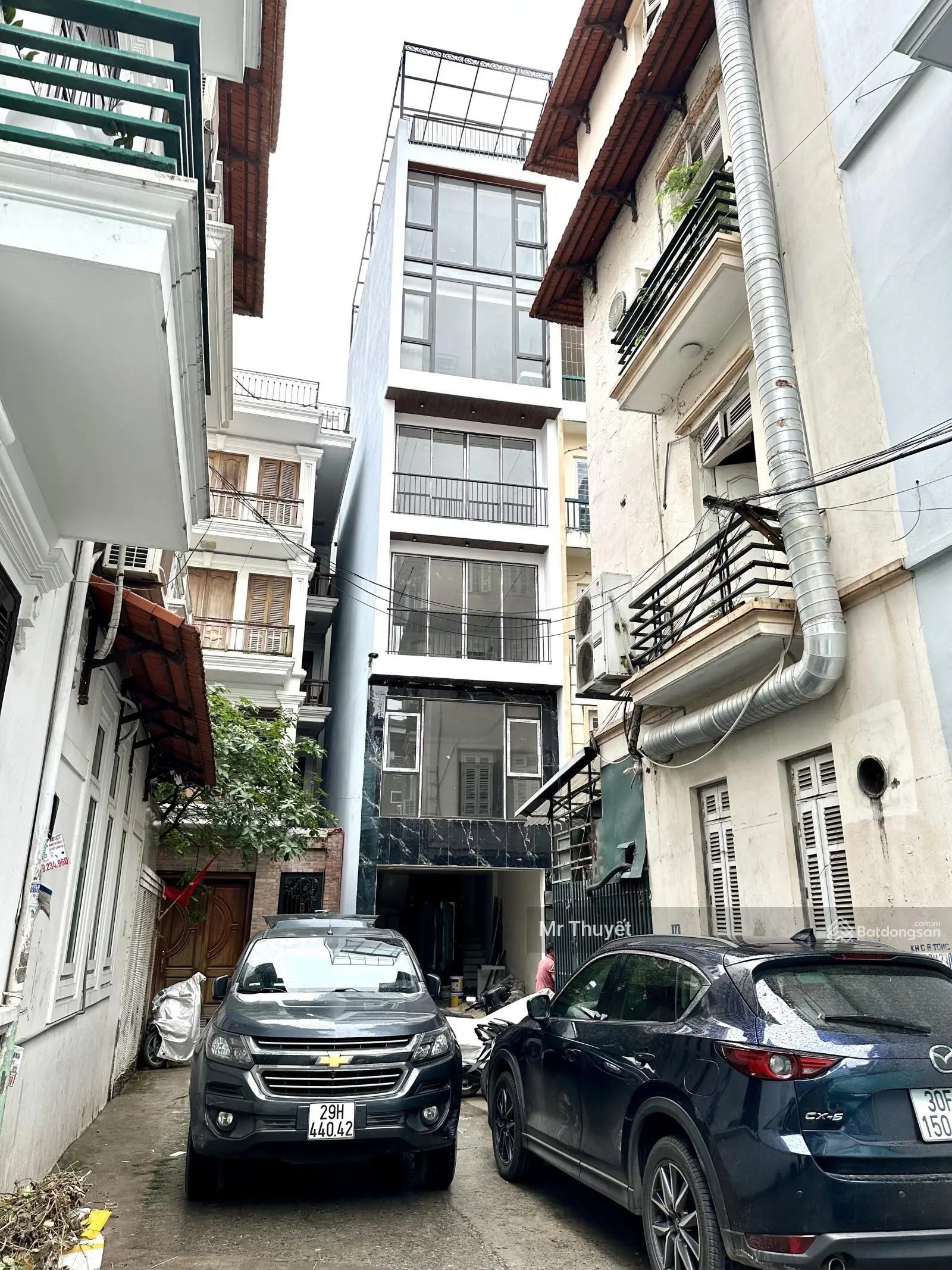 Cực hiếm-nhỉnh 15 tỷ-lâm du-bồ đề-long biên-8 tầng nở hậu-gara ô tô-thang máy-full nội thất