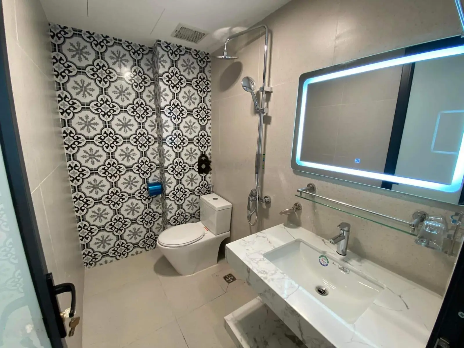 Hàng độc tại phố Tôn Đức Thắng, bán nhà 5,6 tỷ vnđ, 20m2 đầy đủ nội thất