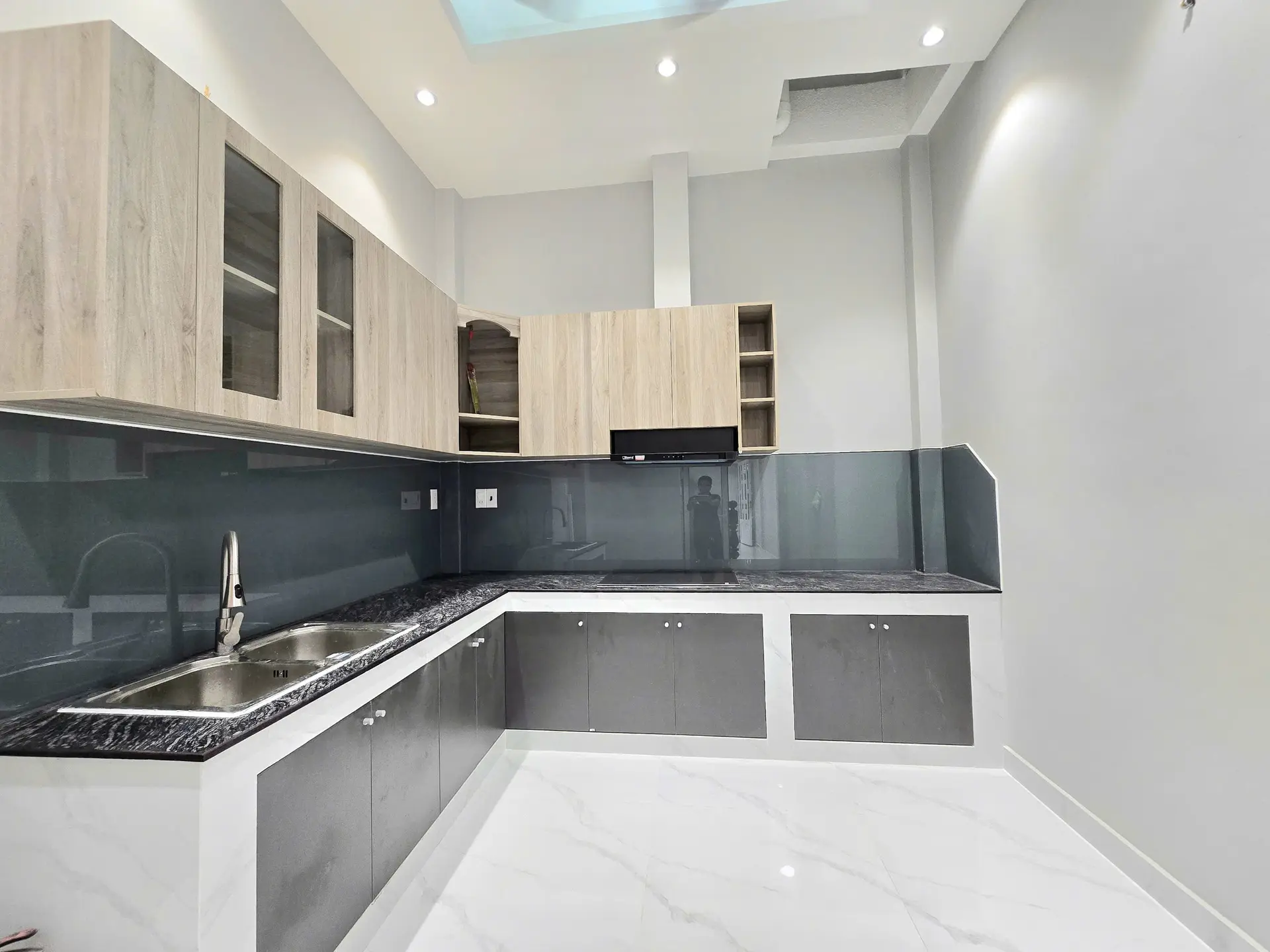 Bán siêu phẩm nhà phố đúc 3 lầu Hẻm 4m Đồng Đen- Bàu Cát- P14-Tân Bình. nhà MỚI chỉ nhỉnh 6 tỷ