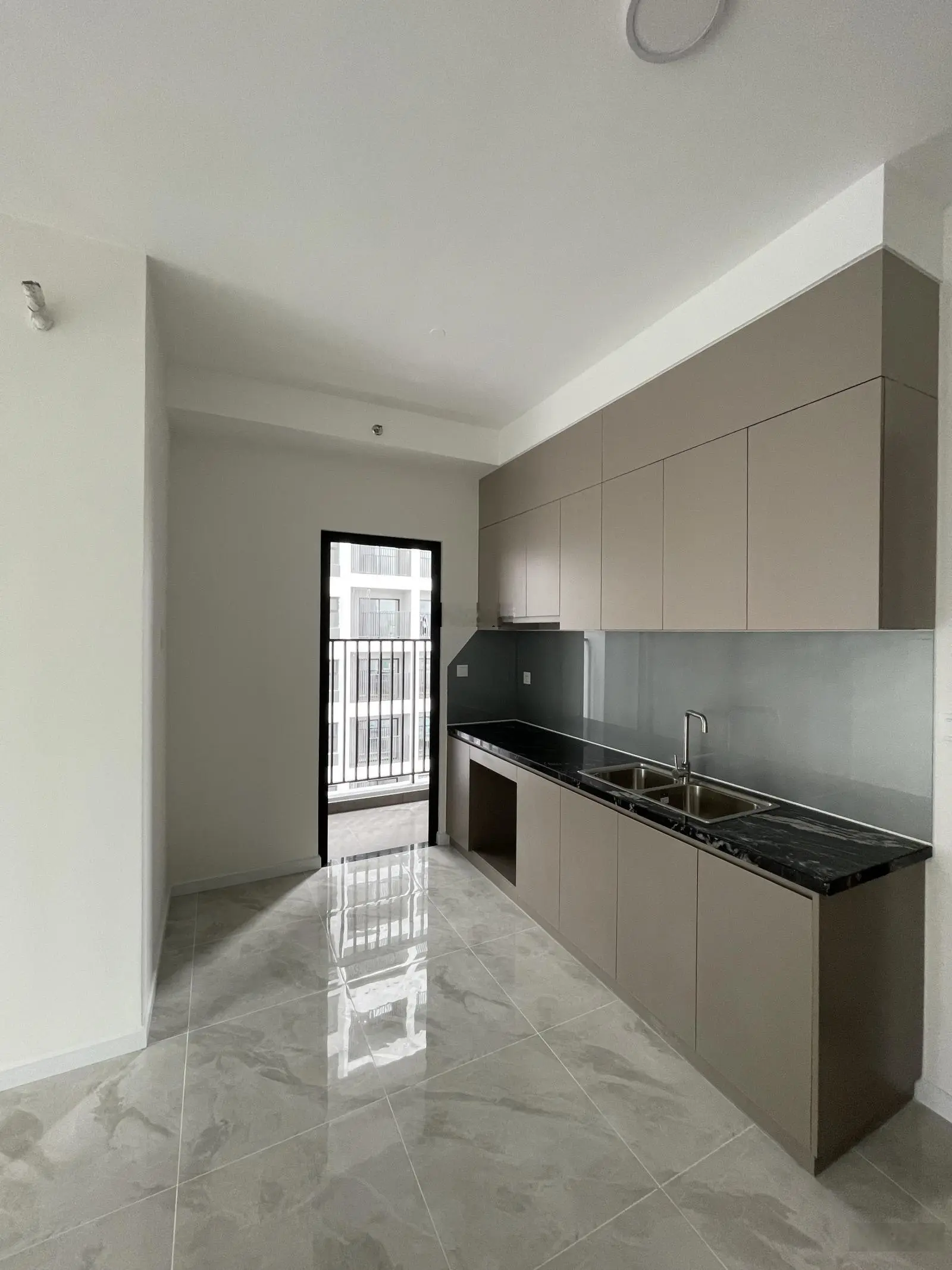 The Privia, căn góc 2pn, 69m2, giá 4,1 tỷ, mới nhận nhà. Lh 0909 880 ***