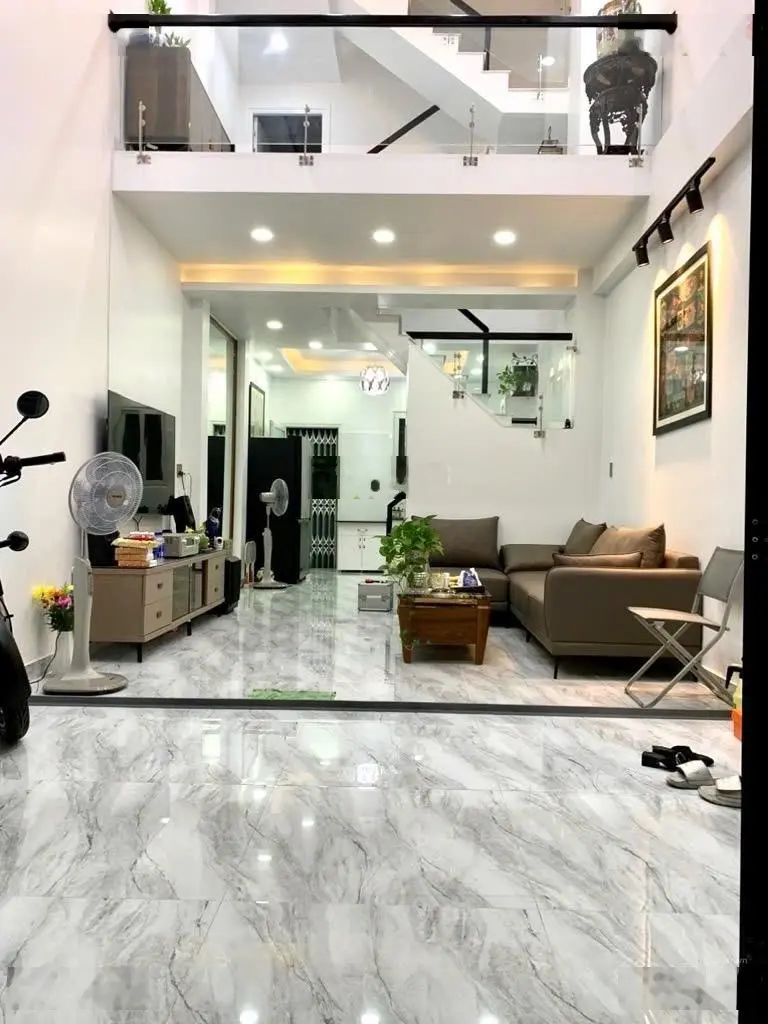 Hạ 300tr - giá chào mới 9.4 tỷ hẻm ô tô tránh - 2 mặt tiền hẻm - sổ vuông A4. Nhà tự xây ở