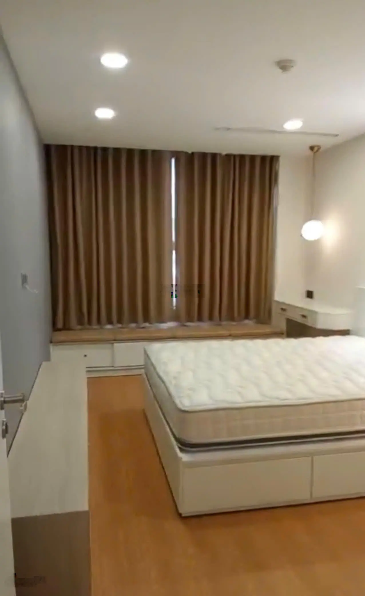 Bán Căn hộ Kingston Residence, 3PN , 2WC ,120m2 , Nội Thất , Giá 9 Tỷ 2 , bao hết , LH : 0908 435 ***