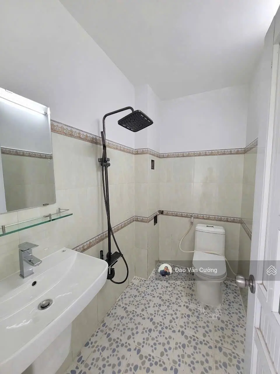 Bán nhà đường Hai Bà Trưng 4p ngủ diện tích 96m2 giá 4ty 350tr. Gần sân vận động đông hoà dĩ an